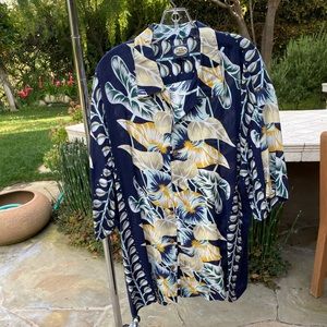 1 vintage Tommy Bahama Hawaiian Shirt Floral